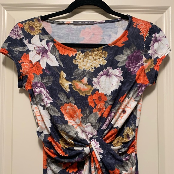 Tight body flower dress - Picture 2 of 5